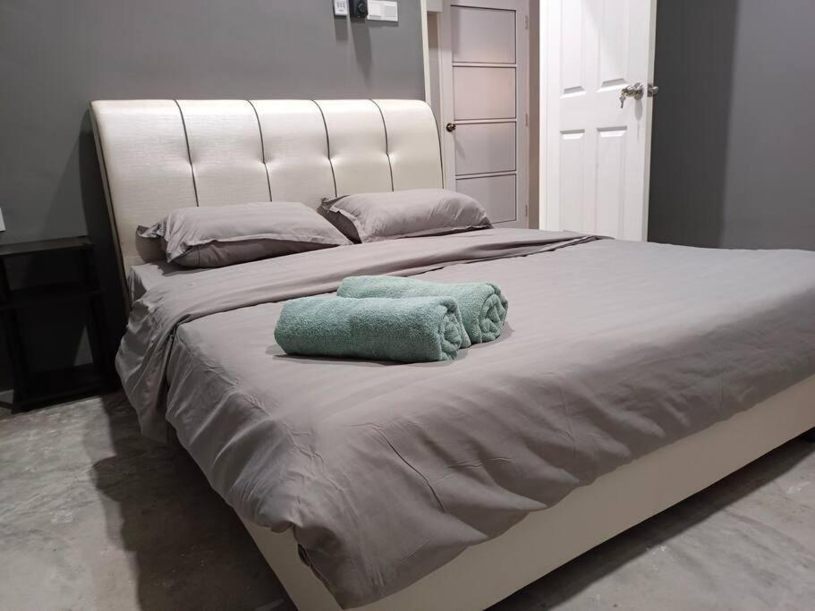 Impian Stay 0.1 Townhouse With 3 Bedrooms. กัวห์ ภายนอก รูปภาพ