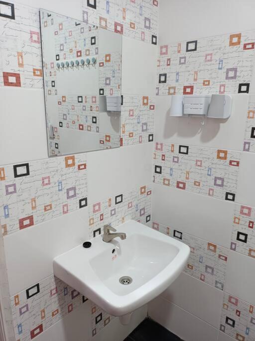 Impian Stay 0.1 Townhouse With 3 Bedrooms. กัวห์ ภายนอก รูปภาพ